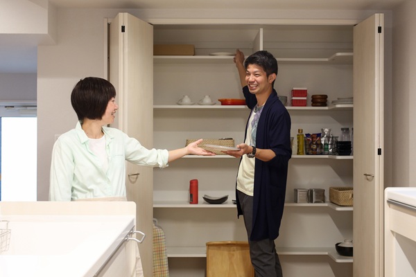 梅雨前に見直したい、キッチンとパントリーの収納